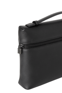 Loro Piana Mmarima Pouch a Wɔde Ka Ho L29. Ɔde ne nsa kyerɛɛ ne so