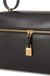 Loro Piana Mmea Bag a Wɔde Ka Ho L27. Ɔde ne nsa kyerɛɛ ne so