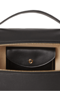 Loro Piana Mmea Bag a Wɔde Ka Ho L27. Ɔde ne nsa kyerɛɛ ne so
