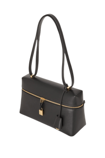 Loro Piana Mmea Bag a Wɔde Ka Ho L27. Ɔde ne nsa kyerɛɛ ne so