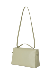 Loro Piana Mmea Bag a Wɔde Ka Ho L27. Ɔde ne nsa kyerɛɛ ne so